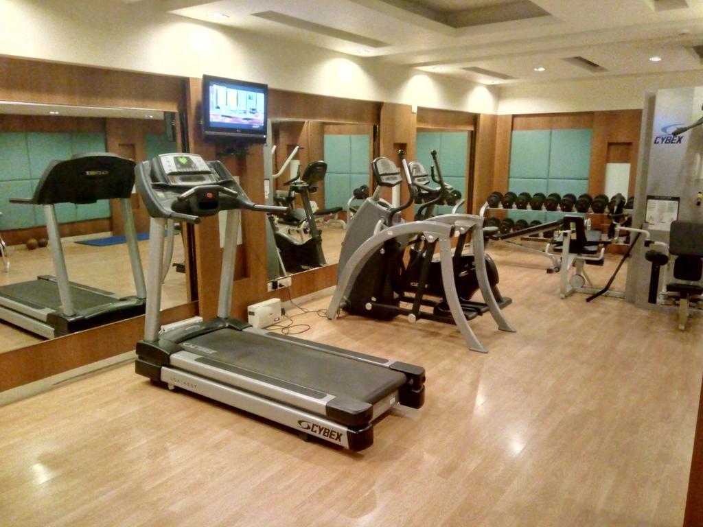 Hampshire Plaza Hotel Hyderabad Exterior foto