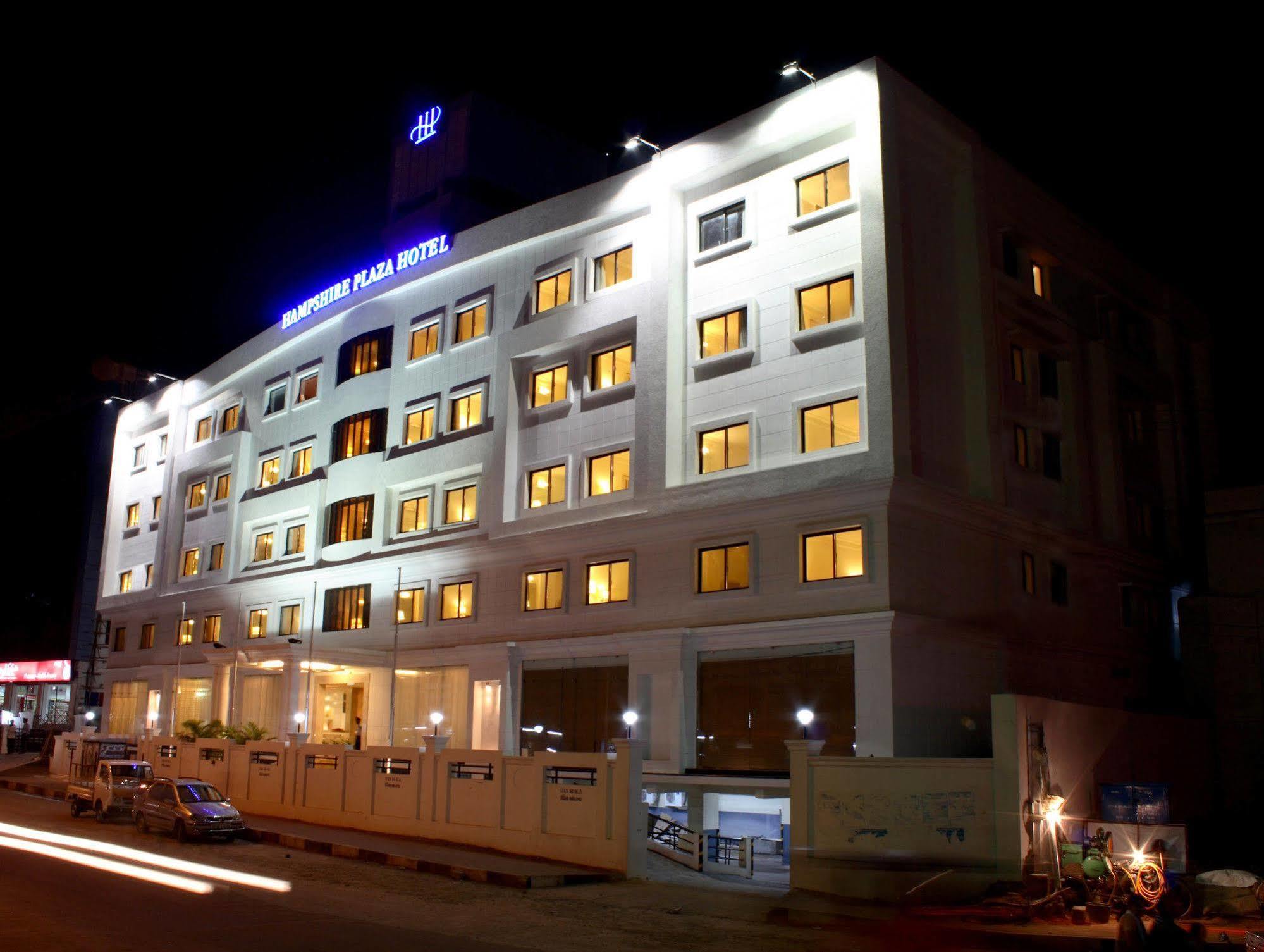 Hampshire Plaza Hotel Hyderabad Exterior foto