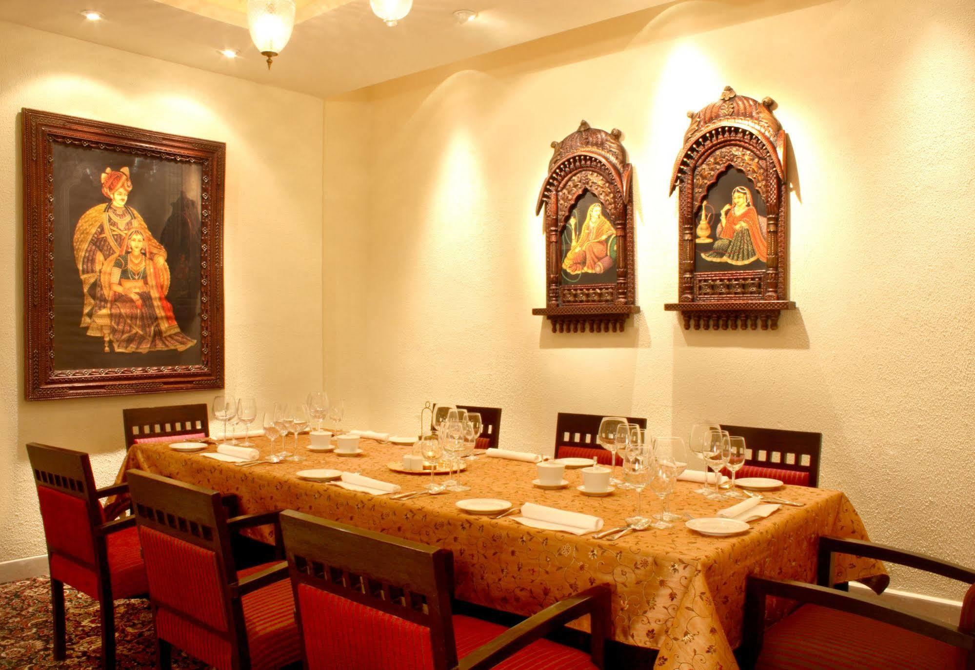 Hampshire Plaza Hotel Hyderabad Exterior foto
