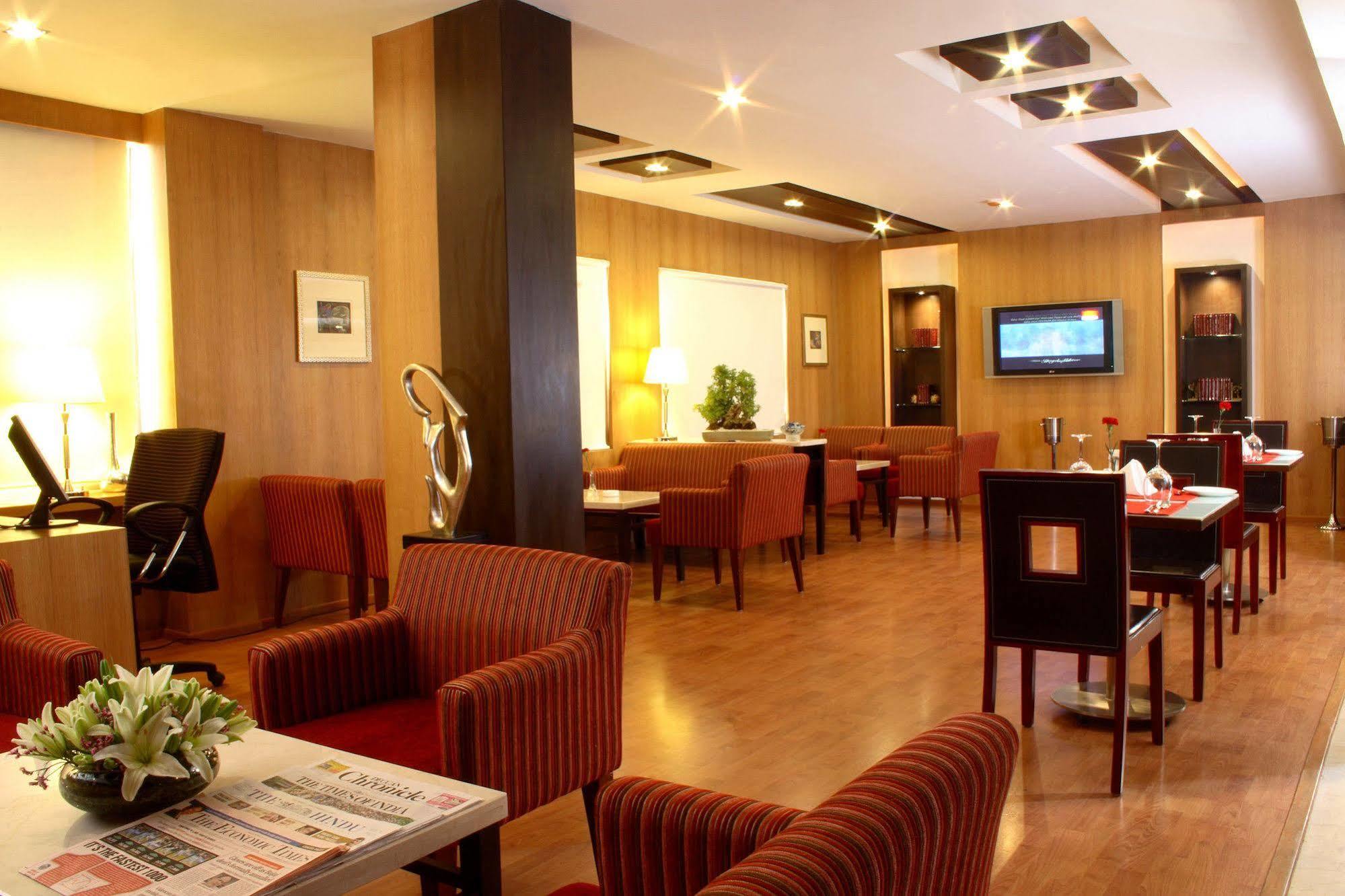 Hampshire Plaza Hotel Hyderabad Exterior foto
