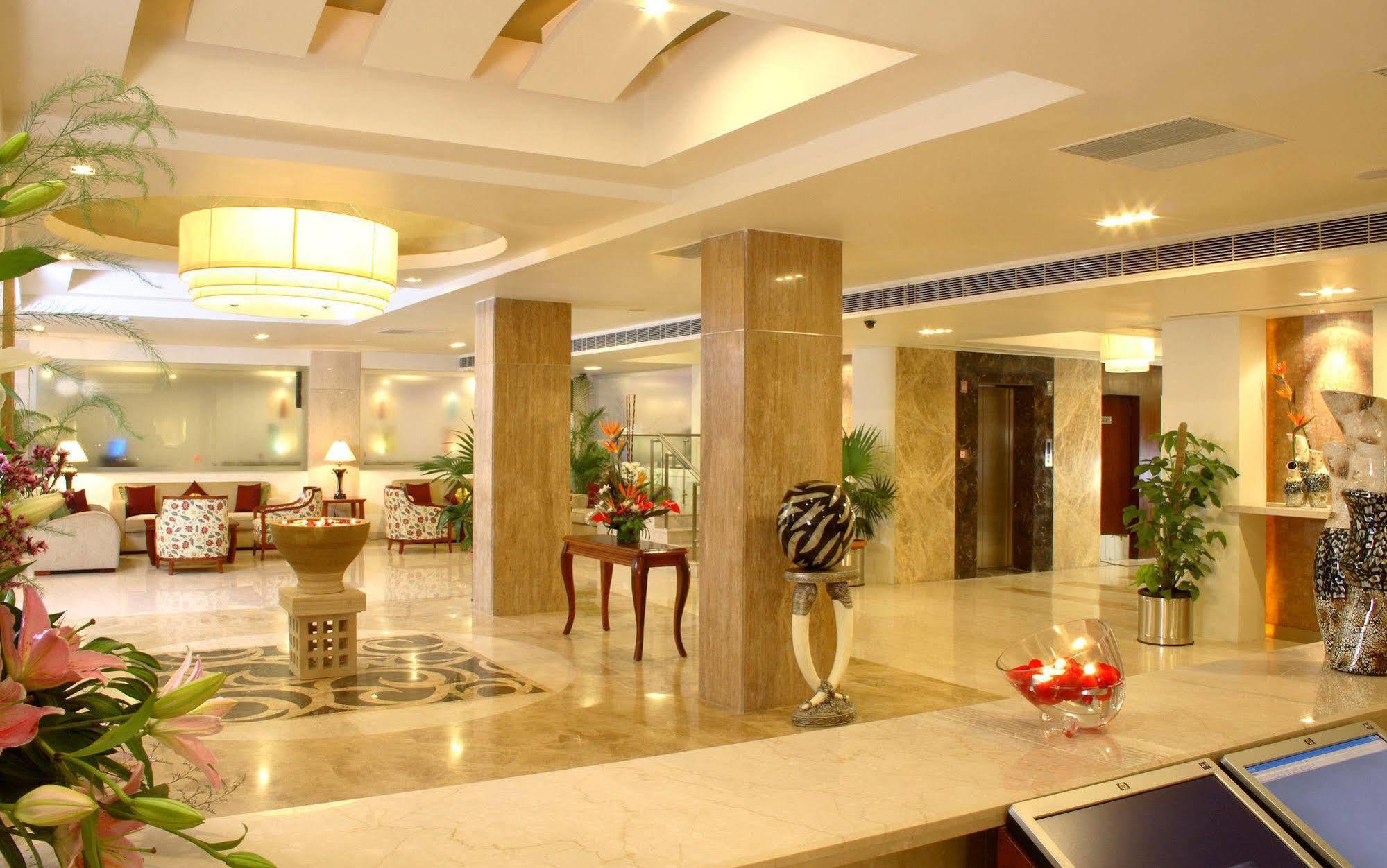 Hampshire Plaza Hotel Hyderabad Exterior foto